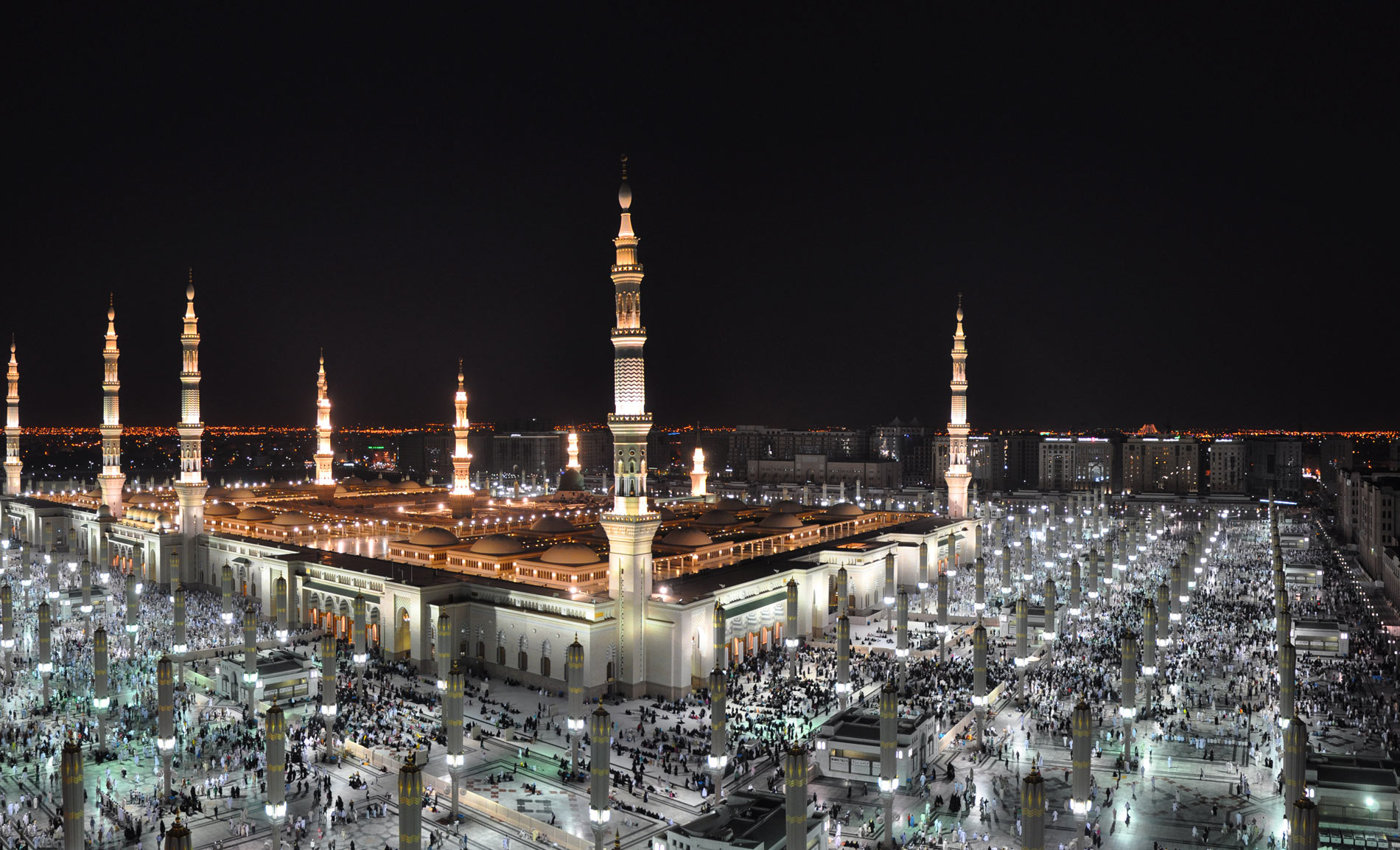 Дорога в мекку. Al Madina Дубай. Макий Мадина Дубай. Makka Madine foto. Мекка и Равза.